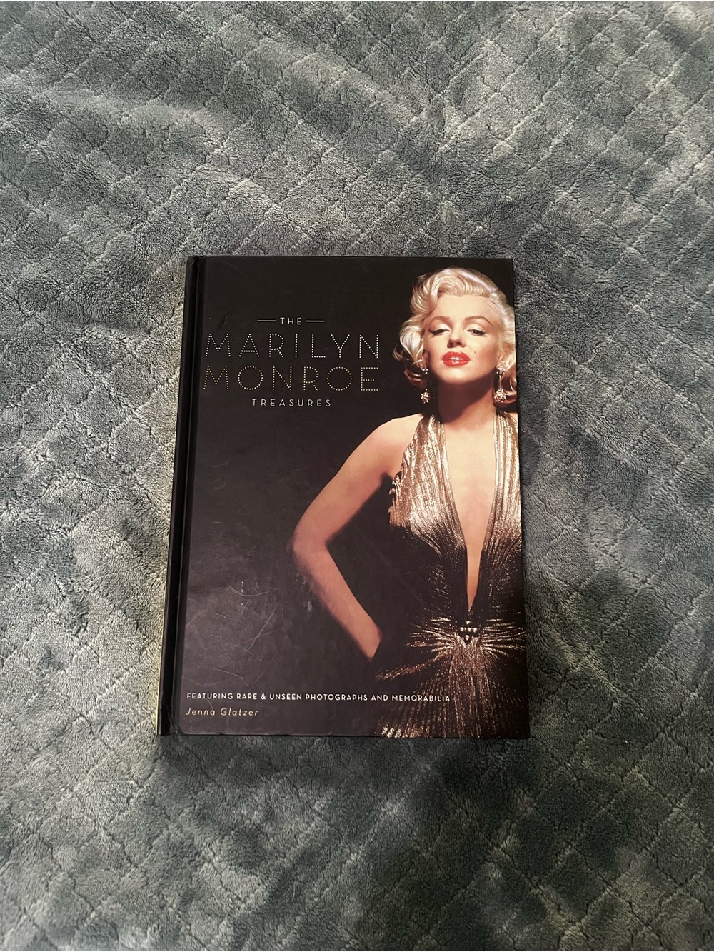 Marilyn Monroe Black & Gold Collectible Book Back Cover